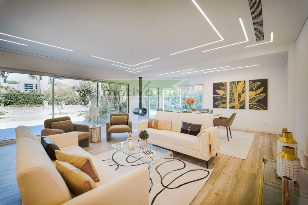 Moradia T4 para Venda em Charneca de Caparica e Sobreda Foto 1