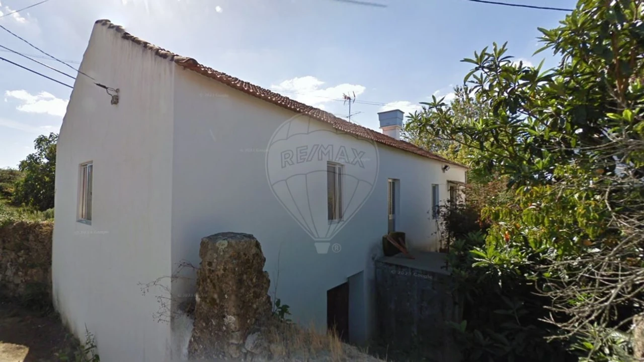 Moradia T2 para Venda em O. Azeméis, Riba-Ul, Ul, Macinhata Seixa, Madail Foto 1