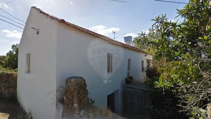 Moradia T2 para Venda em O. Azeméis, Riba-Ul, Ul, Macinhata Seixa, Madail Foto 1