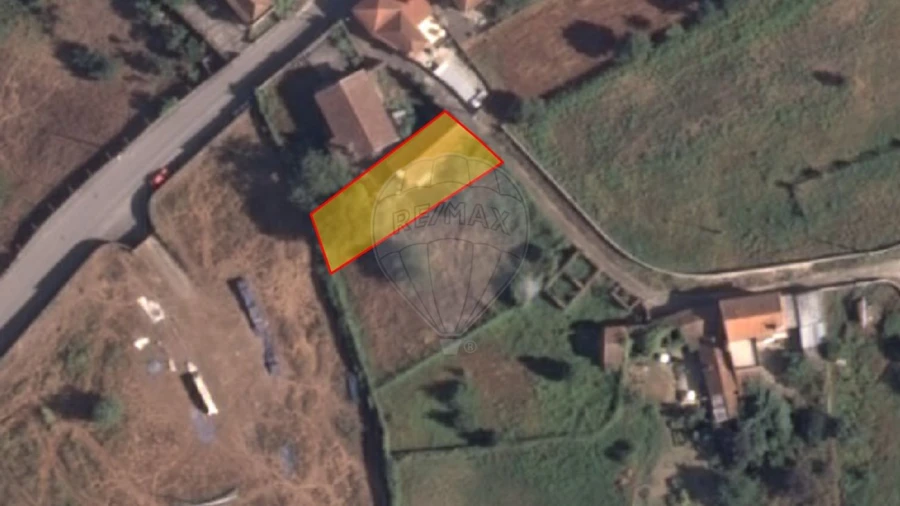 Moradia T2 para Venda em O. Azeméis, Riba-Ul, Ul, Macinhata Seixa, Madail Foto 3