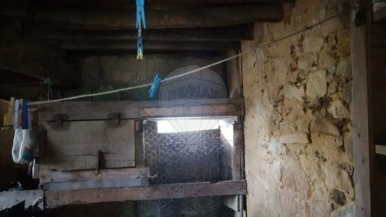 Moradia T3 para Venda em O. Azeméis, Riba-Ul, Ul, Macinhata Seixa, Madail Foto 37