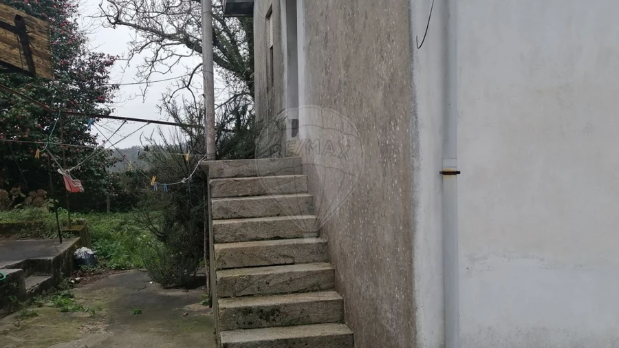 Moradia T3 para Venda em O. Azeméis, Riba-Ul, Ul, Macinhata Seixa, Madail Foto 4