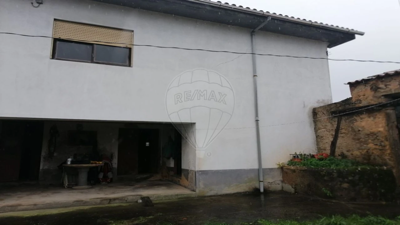 Moradia T3 para Venda em O. Azeméis, Riba-Ul, Ul, Macinhata Seixa, Madail Foto 44