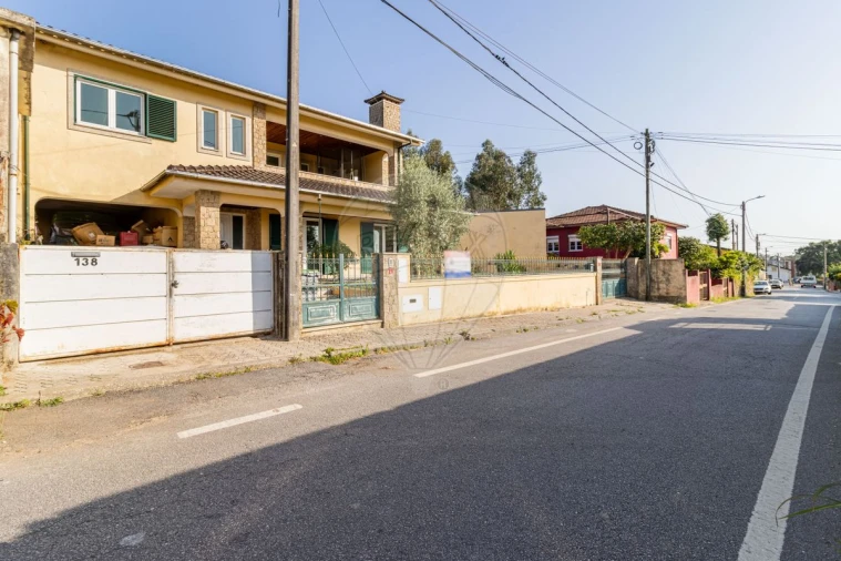 Moradia T4 para Venda em São Miguel do Souto e Mosteirô Foto 3