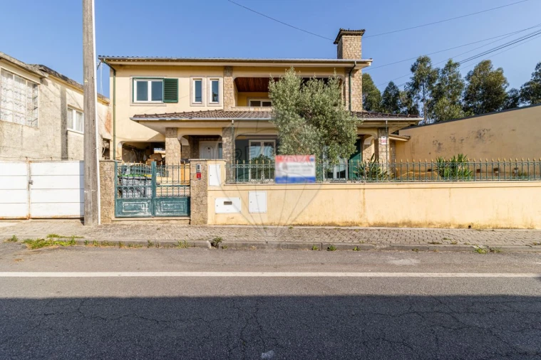 Moradia T4 para Venda em São Miguel do Souto e Mosteirô Foto 1