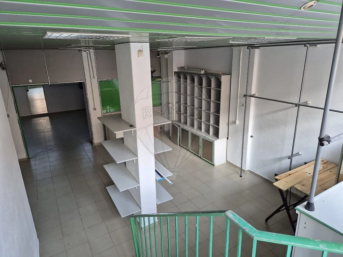 Loja para Venda em Massamá e Monte Abraão Foto 1