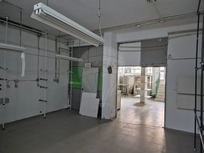 Loja para Venda em Massamá e Monte Abraão Foto 3