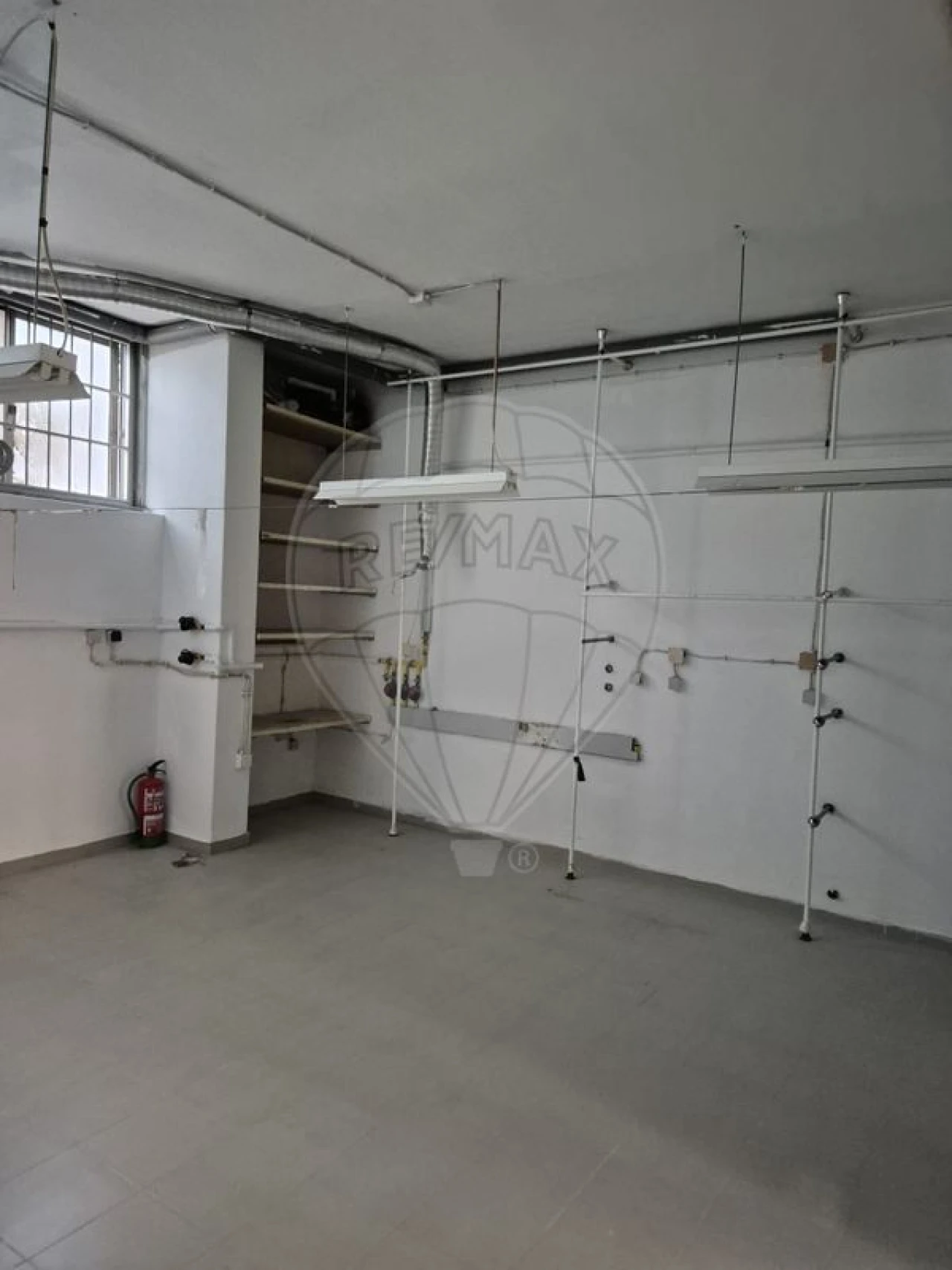 Loja para Venda em Massamá e Monte Abraão Foto 2