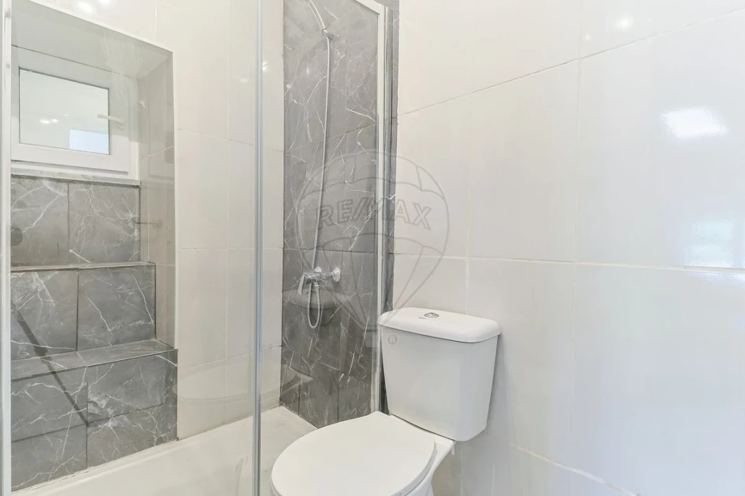 Moradia T1 para Venda em Vila Verde Foto 8