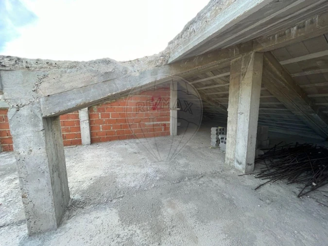 Moradia T6 para Venda em Vialonga Foto 25