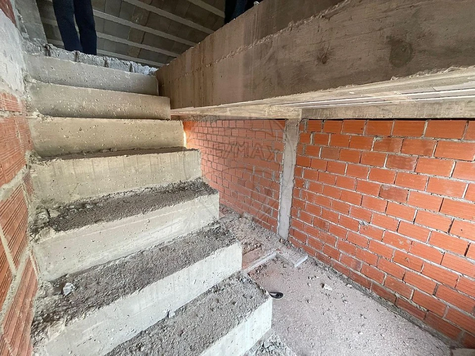 Moradia T6 para Venda em Vialonga Foto 18