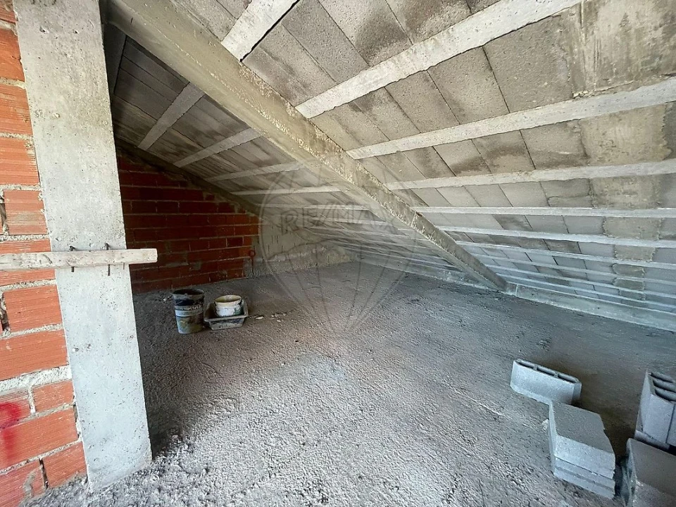 Moradia T6 para Venda em Vialonga Foto 33