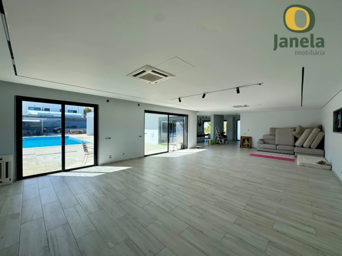 Moradia T3 para Venda em Quelfes Foto 18