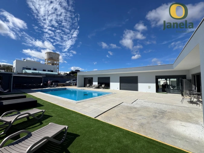 Moradia T3 para Venda em Quelfes Foto 8