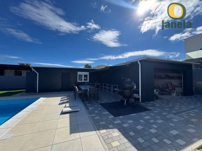 Moradia T3 para Venda em Quelfes Foto 11