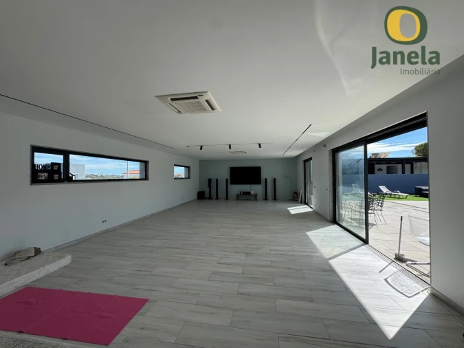 Moradia T3 para Venda em Quelfes Foto 16