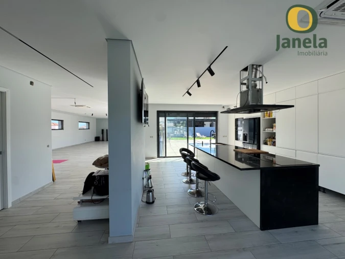 Moradia T3 para Venda em Quelfes Foto 22