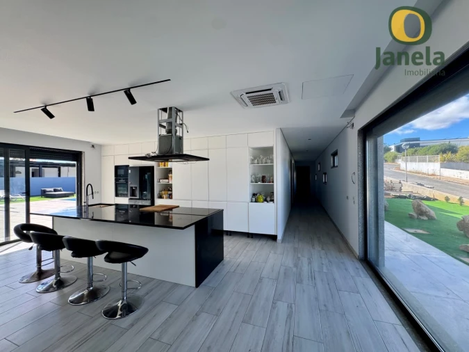 Moradia T3 para Venda em Quelfes Foto 23