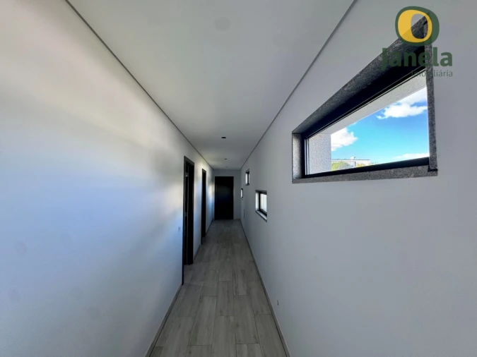 Moradia T3 para Venda em Quelfes Foto 26