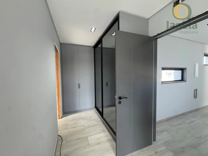 Moradia T3 para Venda em Quelfes Foto 34