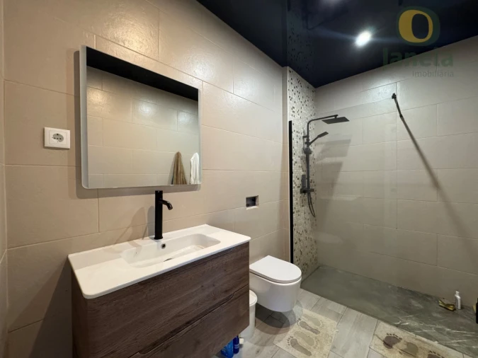 Moradia T3 para Venda em Quelfes Foto 37