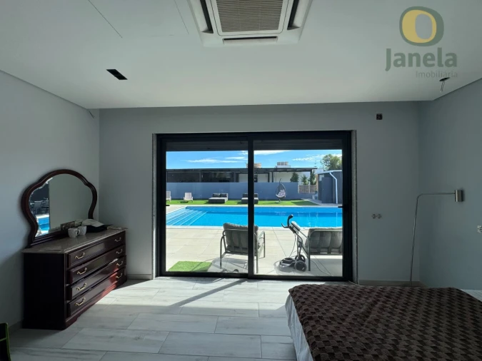 Moradia T3 para Venda em Quelfes Foto 38