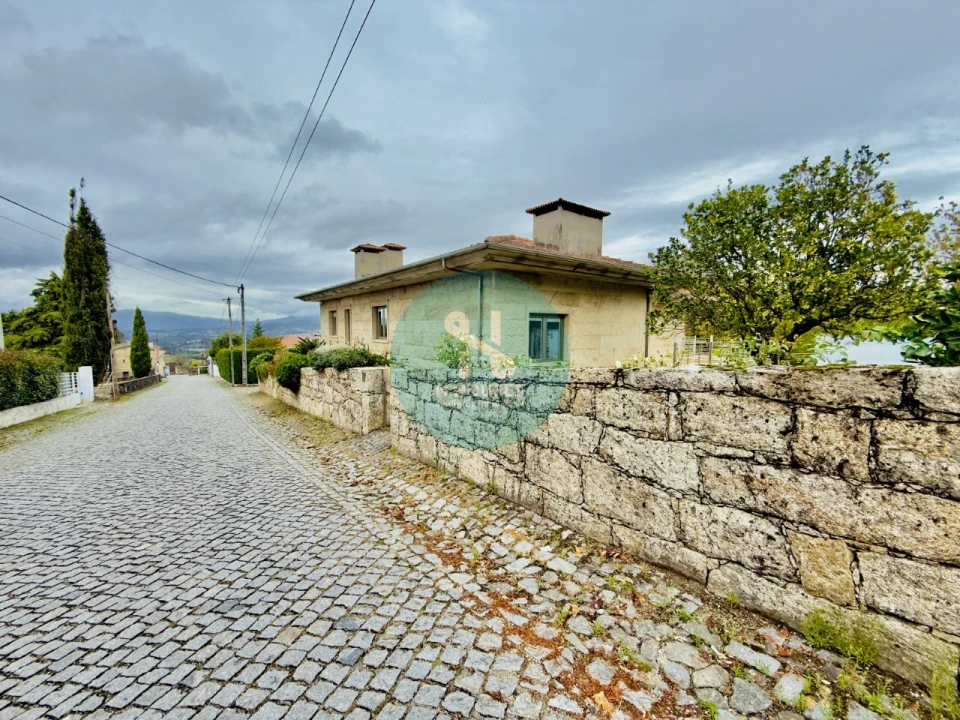 Moradia T5 para Venda em Santa Lucrécia de Algeriz e Navarra Foto 3