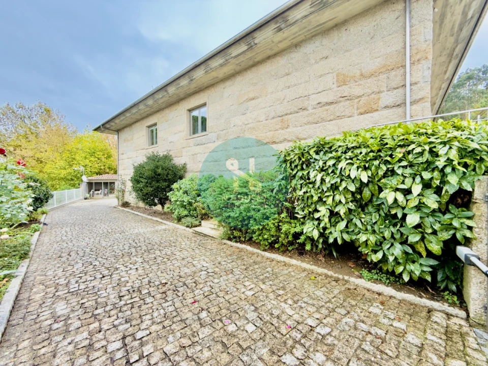 Moradia T5 para Venda em Santa Lucrécia de Algeriz e Navarra Foto 9