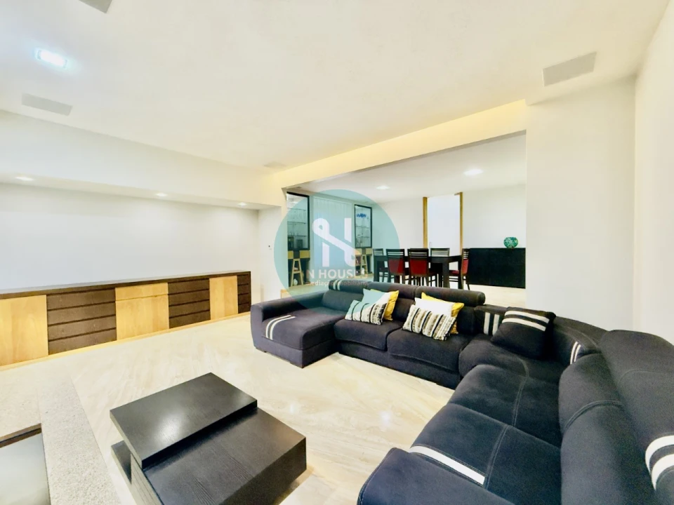 Moradia T5 para Venda em Santa Lucrécia de Algeriz e Navarra Foto 13