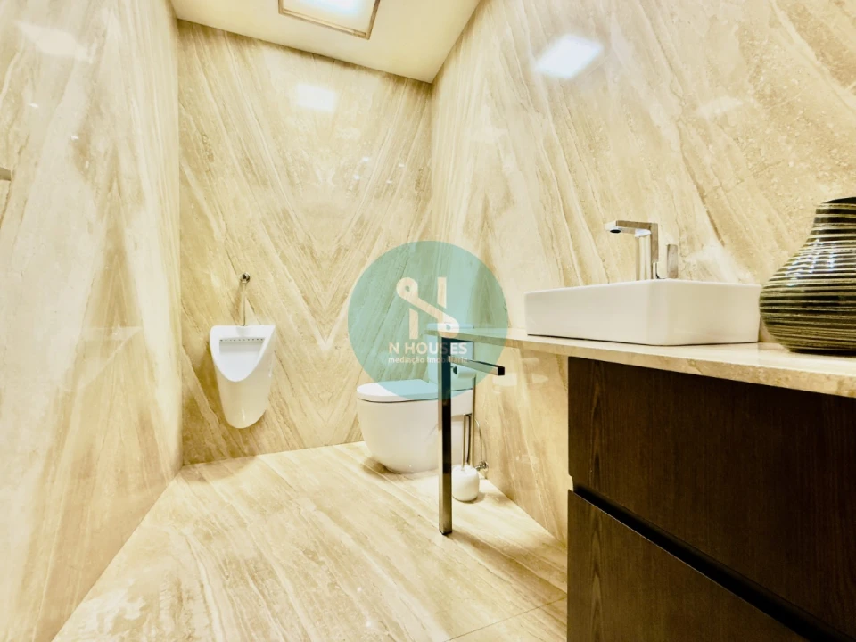 Moradia T5 para Venda em Santa Lucrécia de Algeriz e Navarra Foto 20