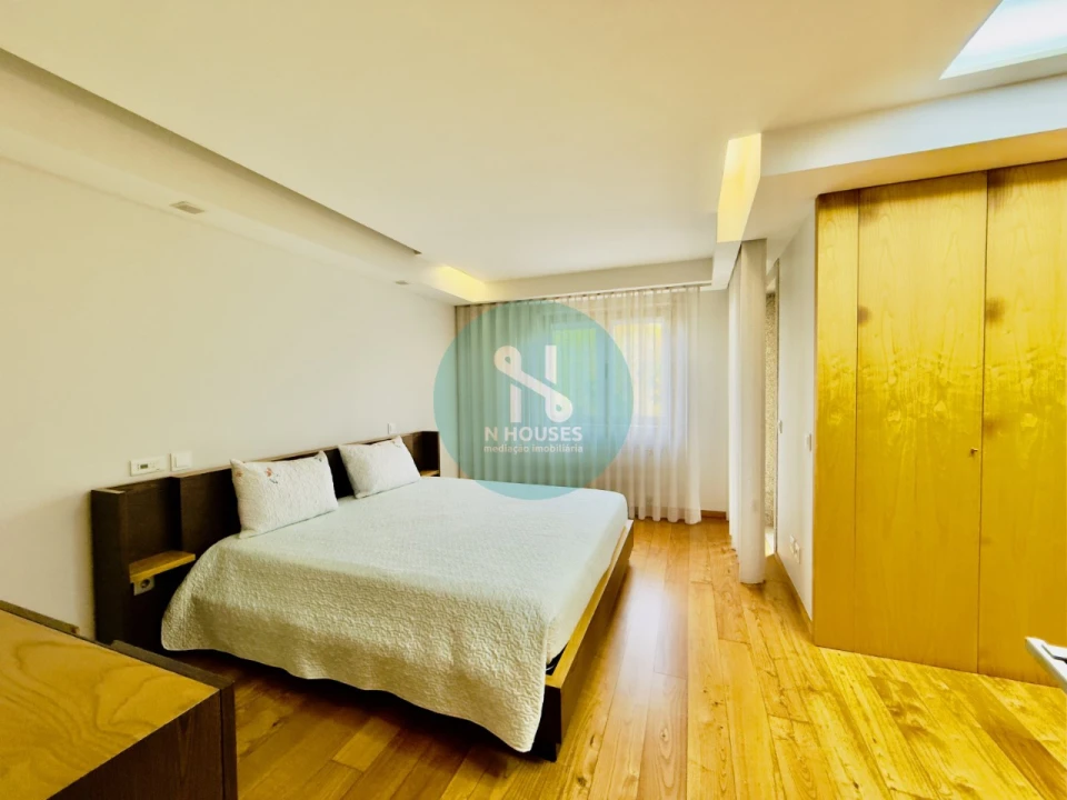 Moradia T5 para Venda em Santa Lucrécia de Algeriz e Navarra Foto 29