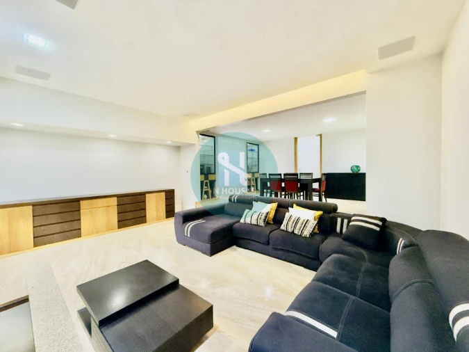 Moradia T5 para Venda em Santa Lucrécia de Algeriz e Navarra Foto 13