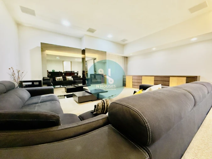 Moradia T5 para Venda em Santa Lucrécia de Algeriz e Navarra Foto 14