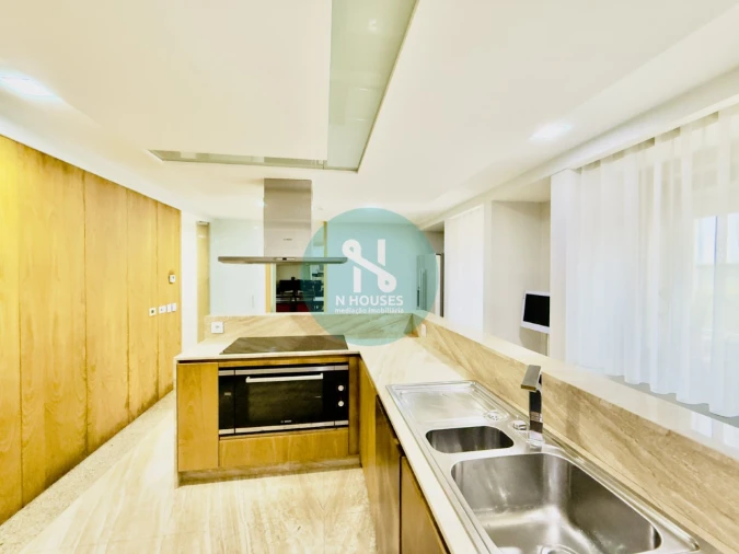 Moradia T5 para Venda em Santa Lucrécia de Algeriz e Navarra Foto 18