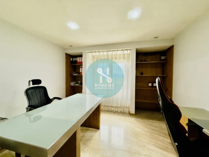 Moradia T5 para Venda em Santa Lucrécia de Algeriz e Navarra Foto 21