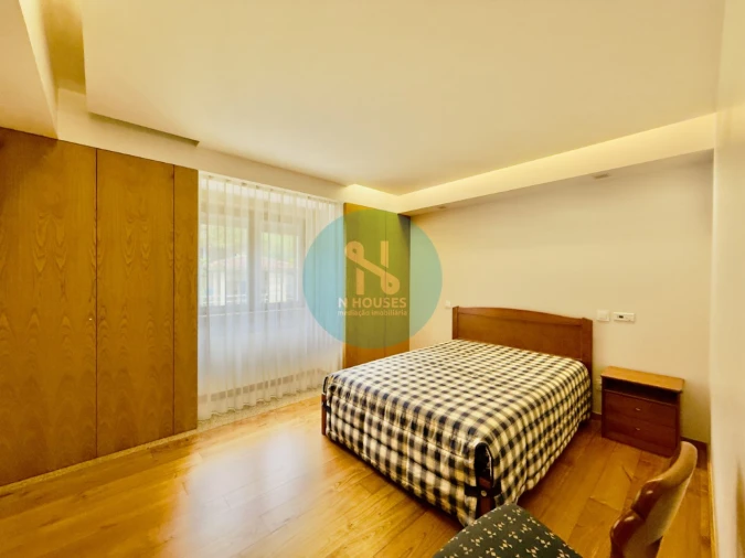 Moradia T5 para Venda em Santa Lucrécia de Algeriz e Navarra Foto 25