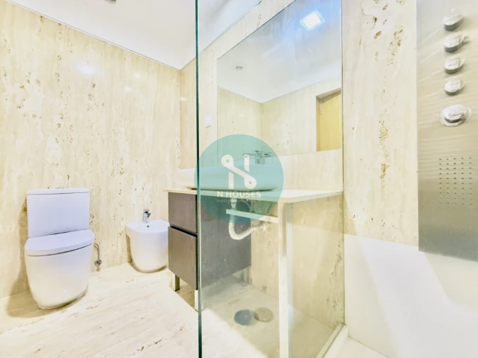 Moradia T5 para Venda em Santa Lucrécia de Algeriz e Navarra Foto 27