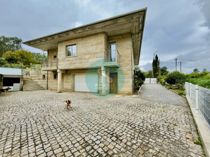 Moradia T5 para Venda em Santa Lucrécia de Algeriz e Navarra Foto 35