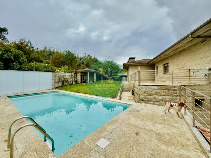 Moradia T5 para Venda em Santa Lucrécia de Algeriz e Navarra Foto 38