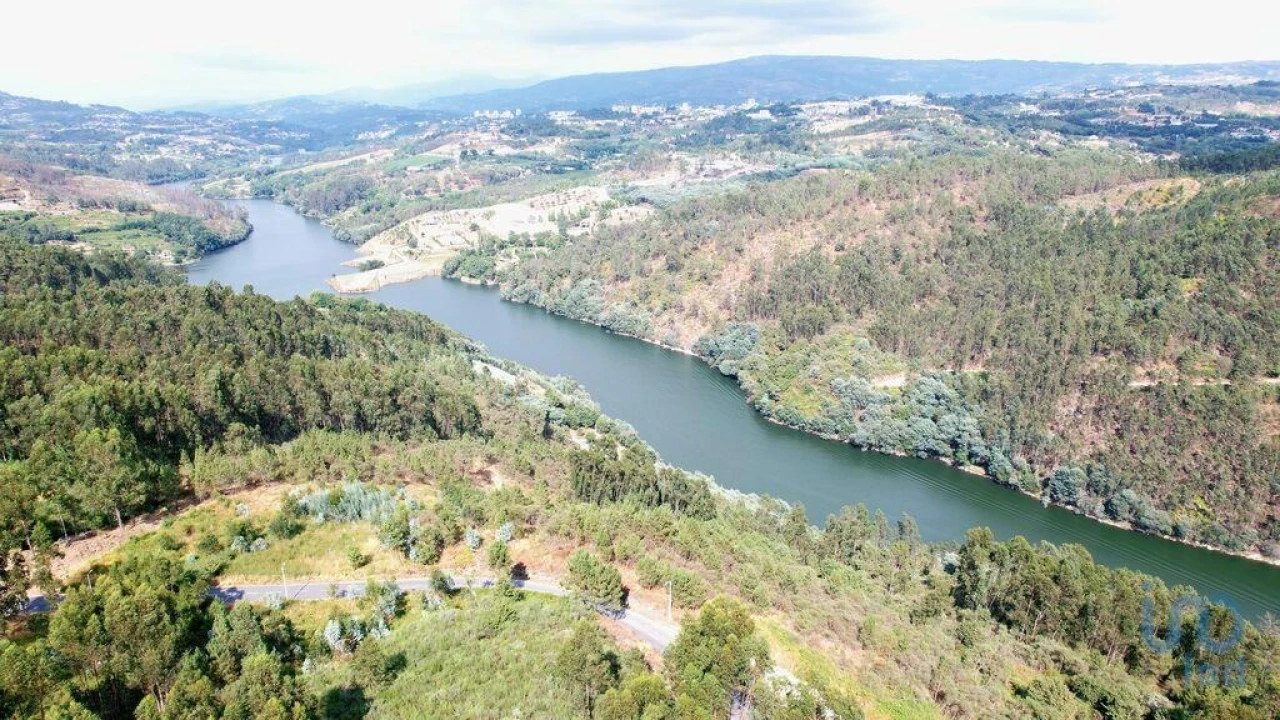 Terreno para Venda em Vila Boa de Quires e Maureles Foto 11