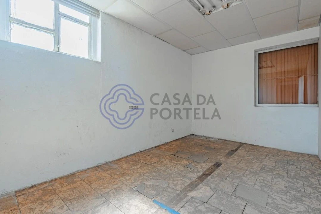 Armazém para Venda em Nogueira e Silva Escura Foto 27