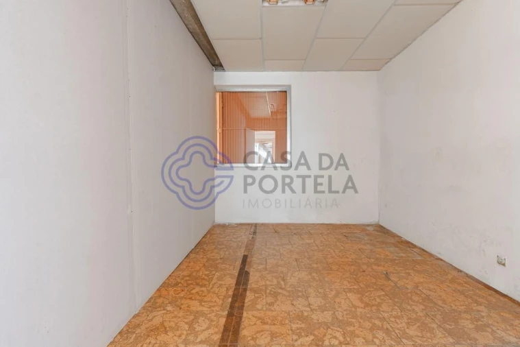 Armazém para Venda em Nogueira e Silva Escura Foto 28