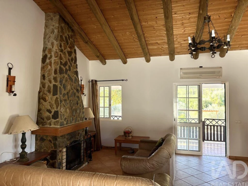 Moradia T2 para Venda em Alte Foto 3