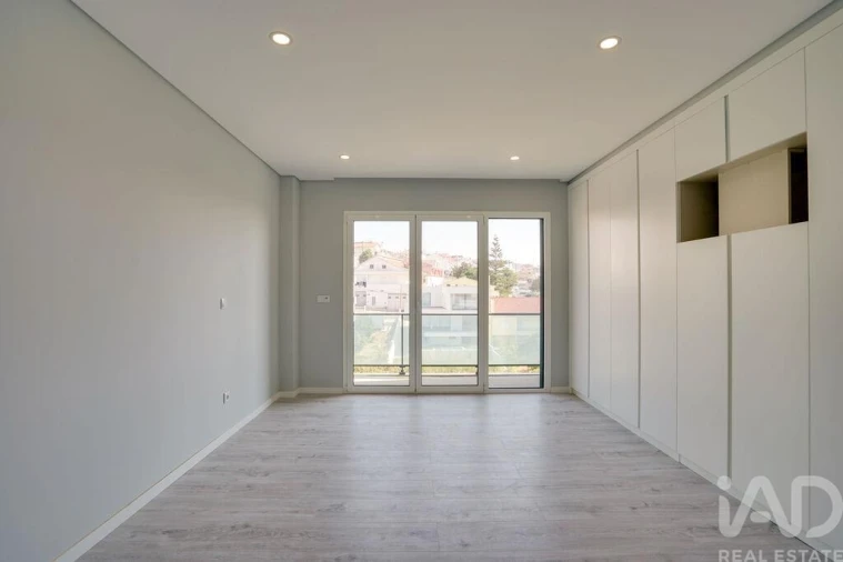 Moradia T5 para Venda em Pontinha e Famões Foto 18