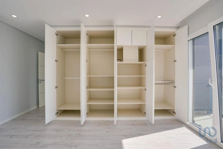 Moradia T5 para Venda em Pontinha e Famões Foto 7