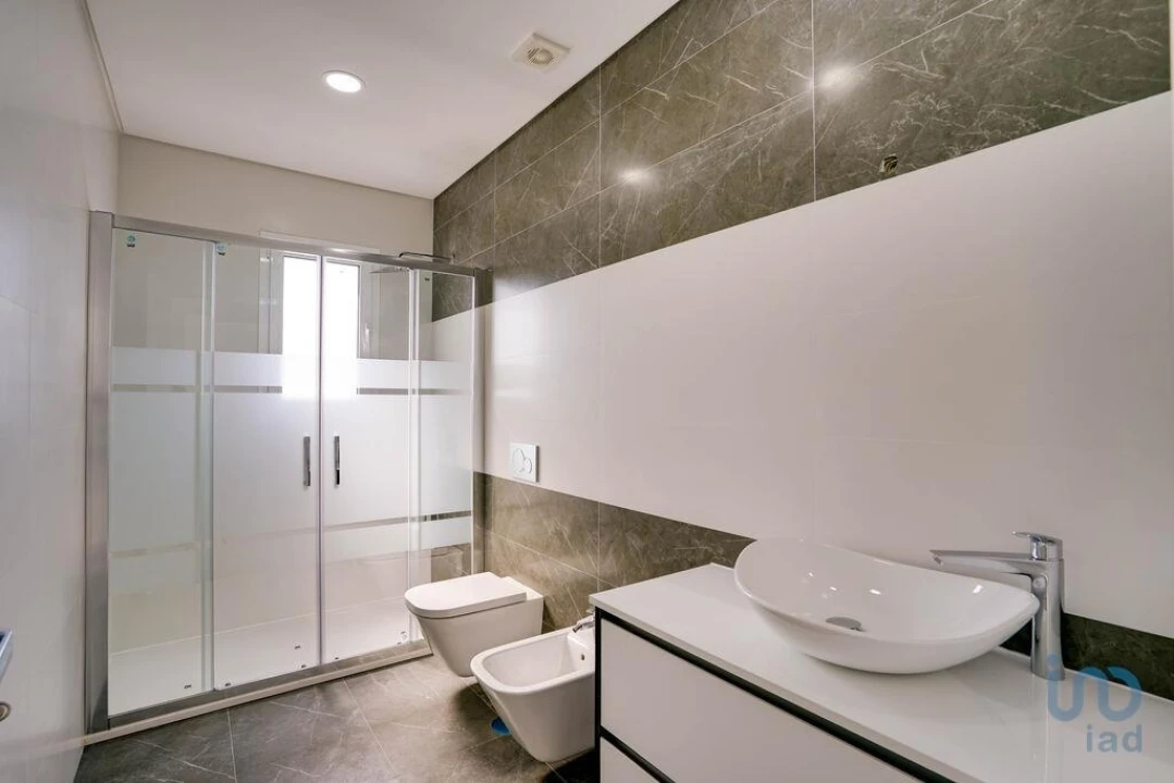 Moradia T5 para Venda em Pontinha e Famões Foto 11