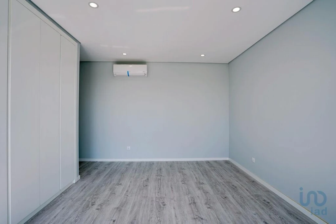 Moradia T5 para Venda em Pontinha e Famões Foto 10