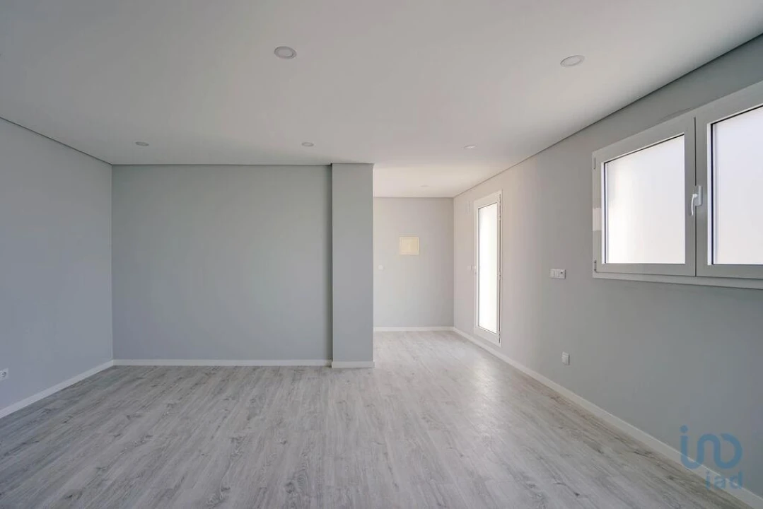 Moradia T5 para Venda em Pontinha e Famões Foto 5