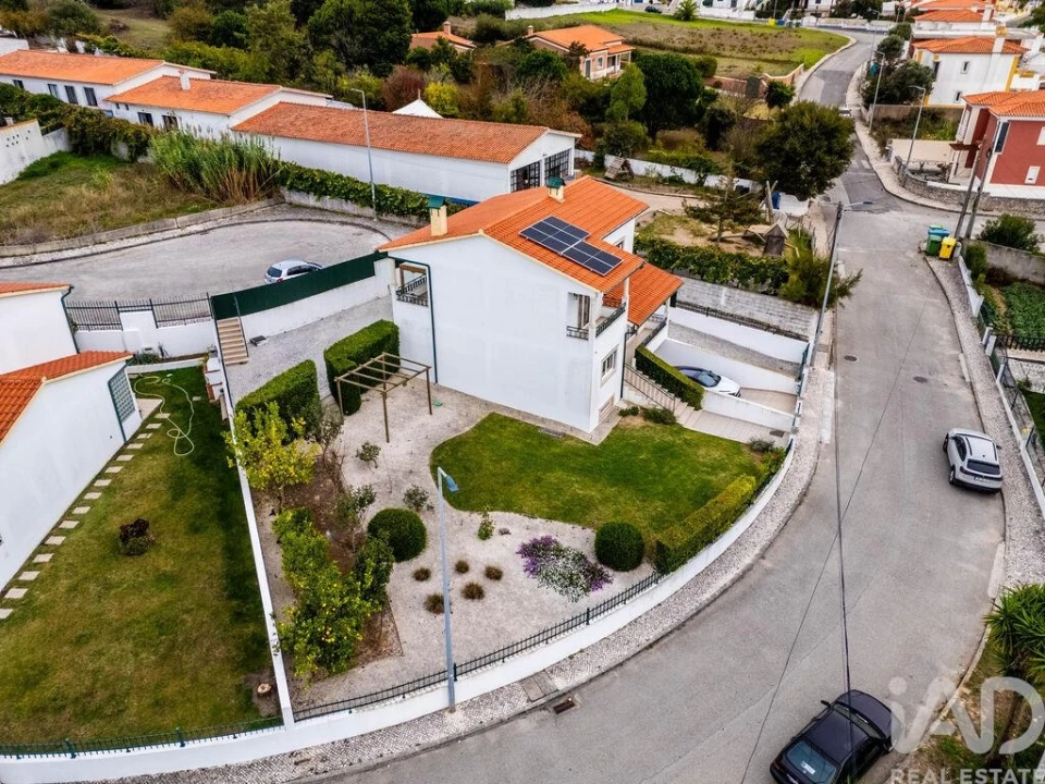 Moradia T4 para Venda em Santa Maria, São Pedro e Sobral da Lagoa Foto 29