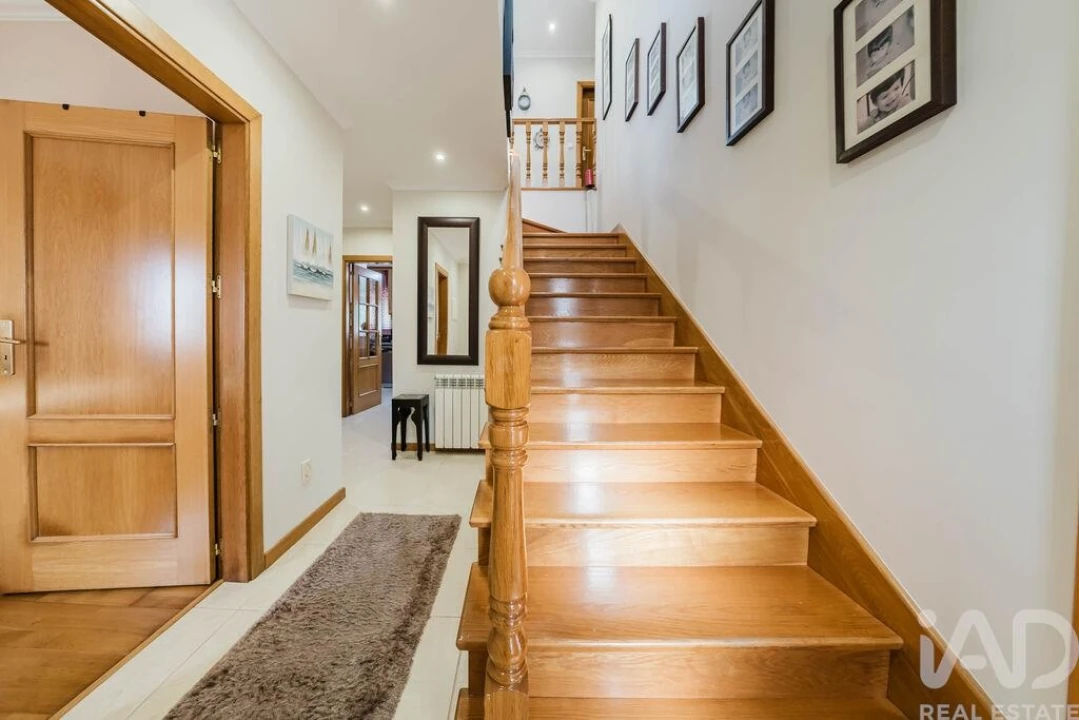 Moradia T4 para Venda em Santa Maria, São Pedro e Sobral da Lagoa Foto 11